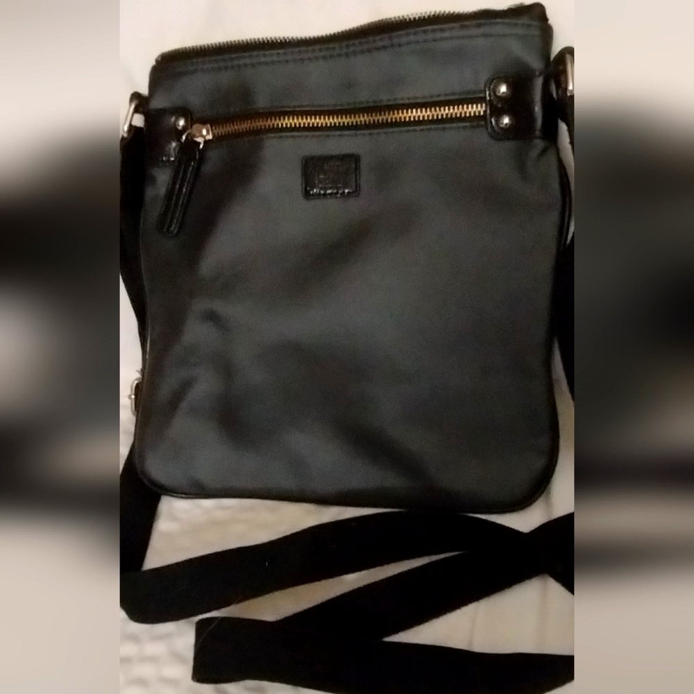 Victoria secret crossbody vinyl In black 🖤